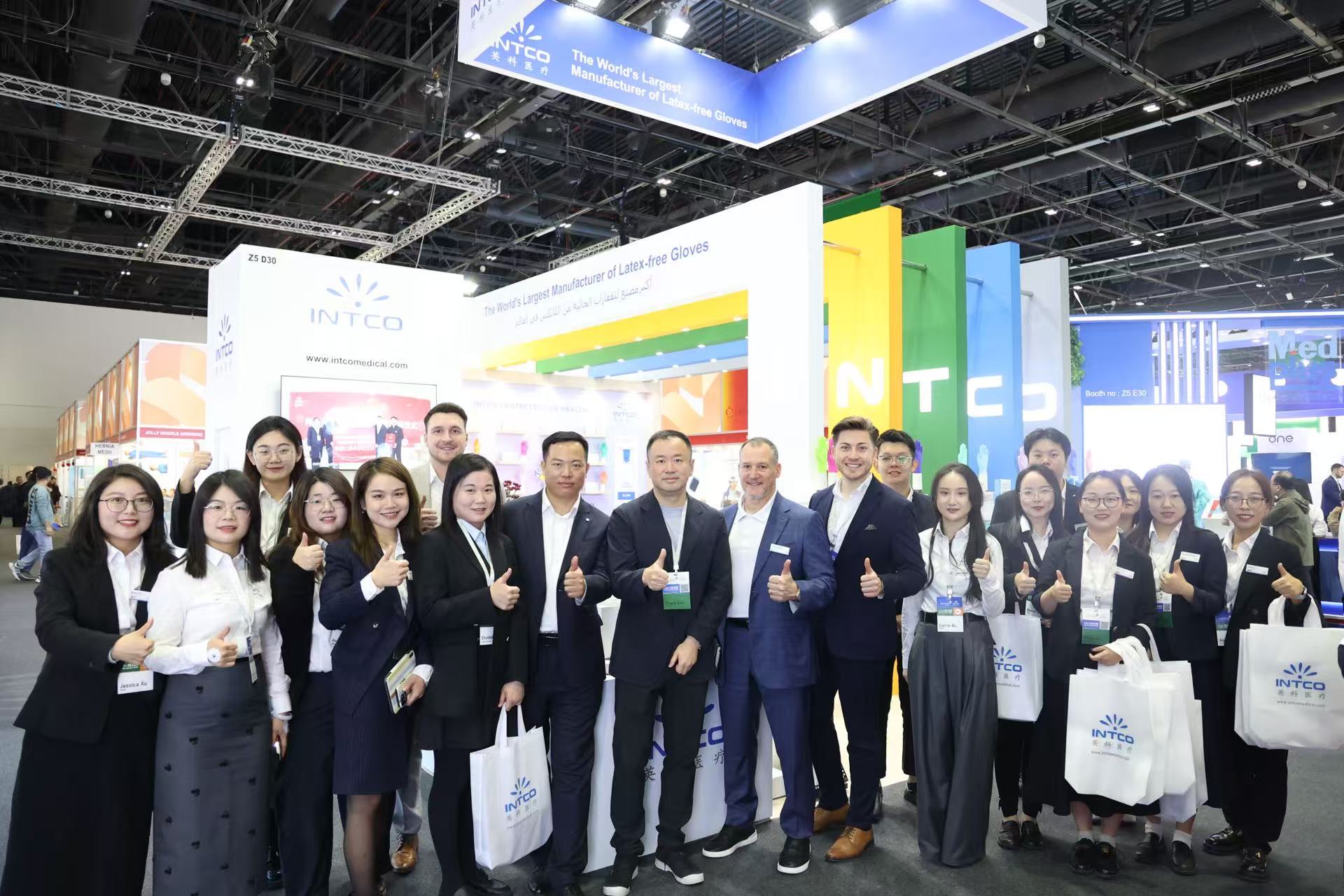 新年首展！！！巅峰国际官网亮相Arab Health 2025
